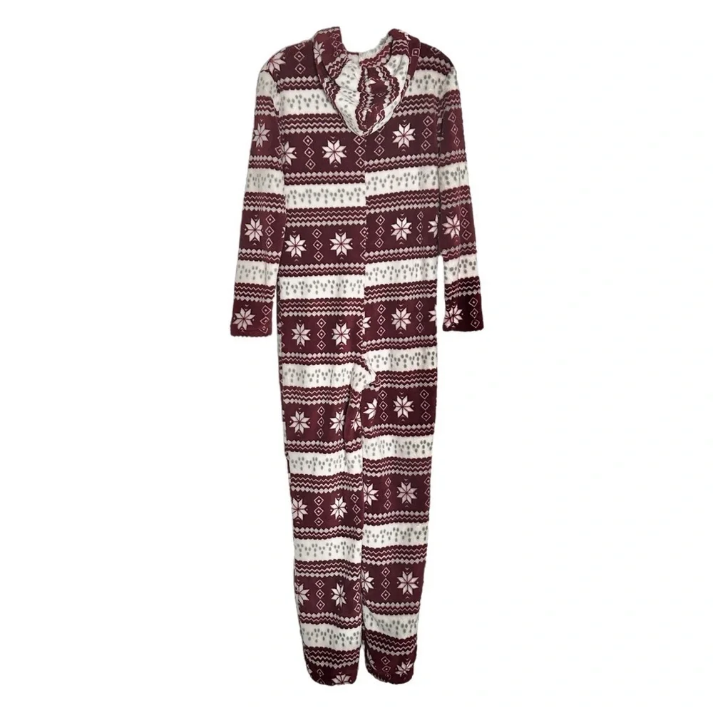 🌺 Boohoo Fleece Burgundy Fair Isle One Piece Pajamas Size 4 Winter Snowflake